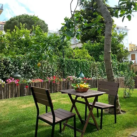 Giardino Sorrentino فندق مبيت وإفطار سورينتو